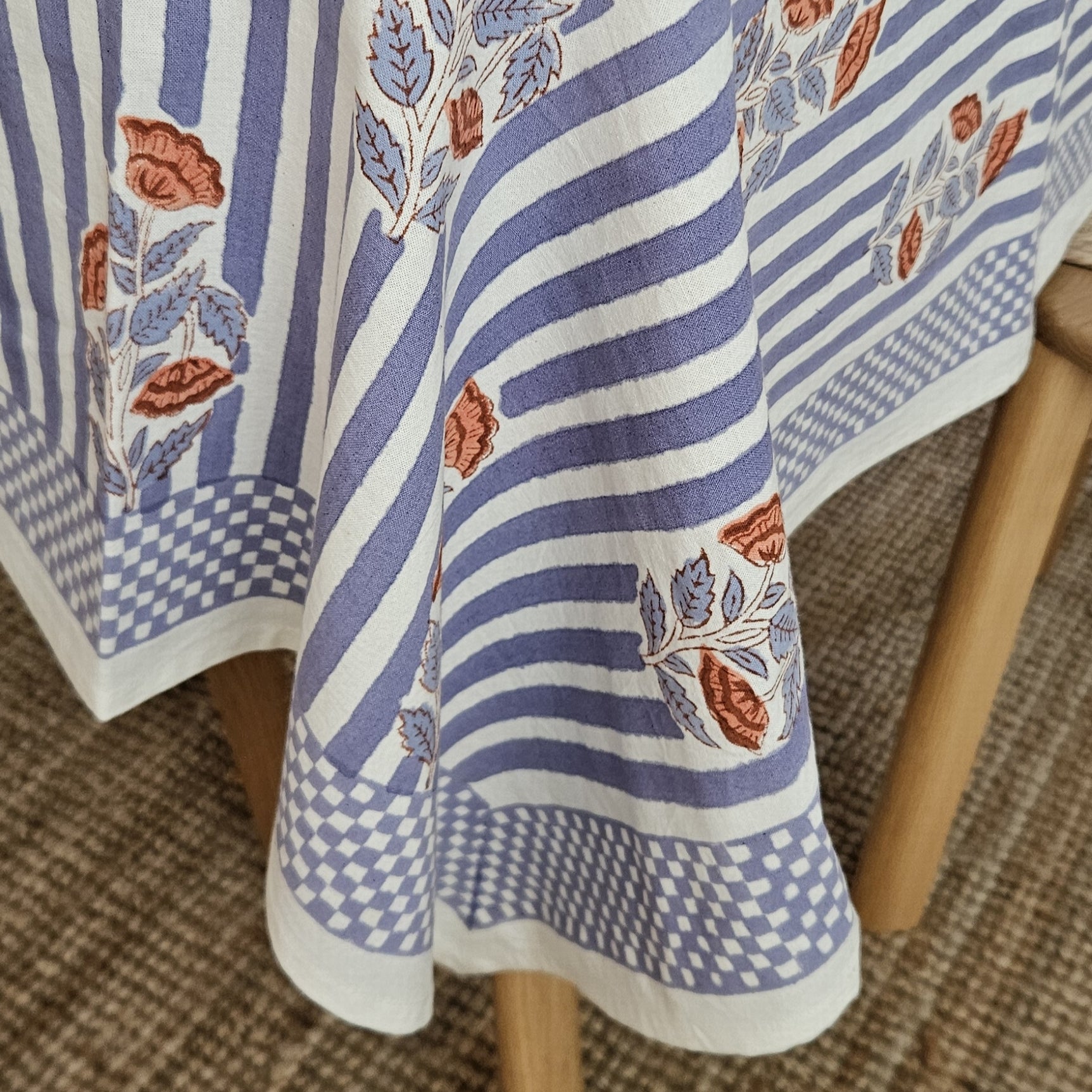 Table Cover Beaulieu 150x150 100% Organic Cotton-blockprint - Lilac LILAC